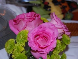 button mums and pink spray roses