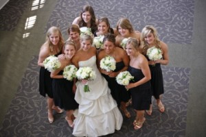 lovely bridal party (with their bouquets!)