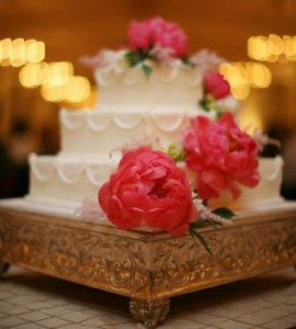 cake with peonies